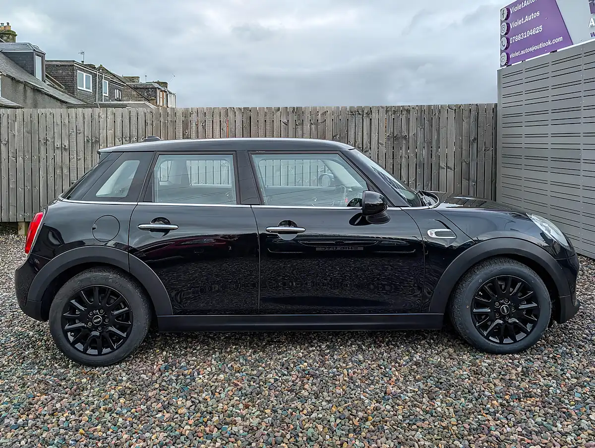 Used 2016 MINI Hatch Cooper Black - Interior and Exterior details 14
