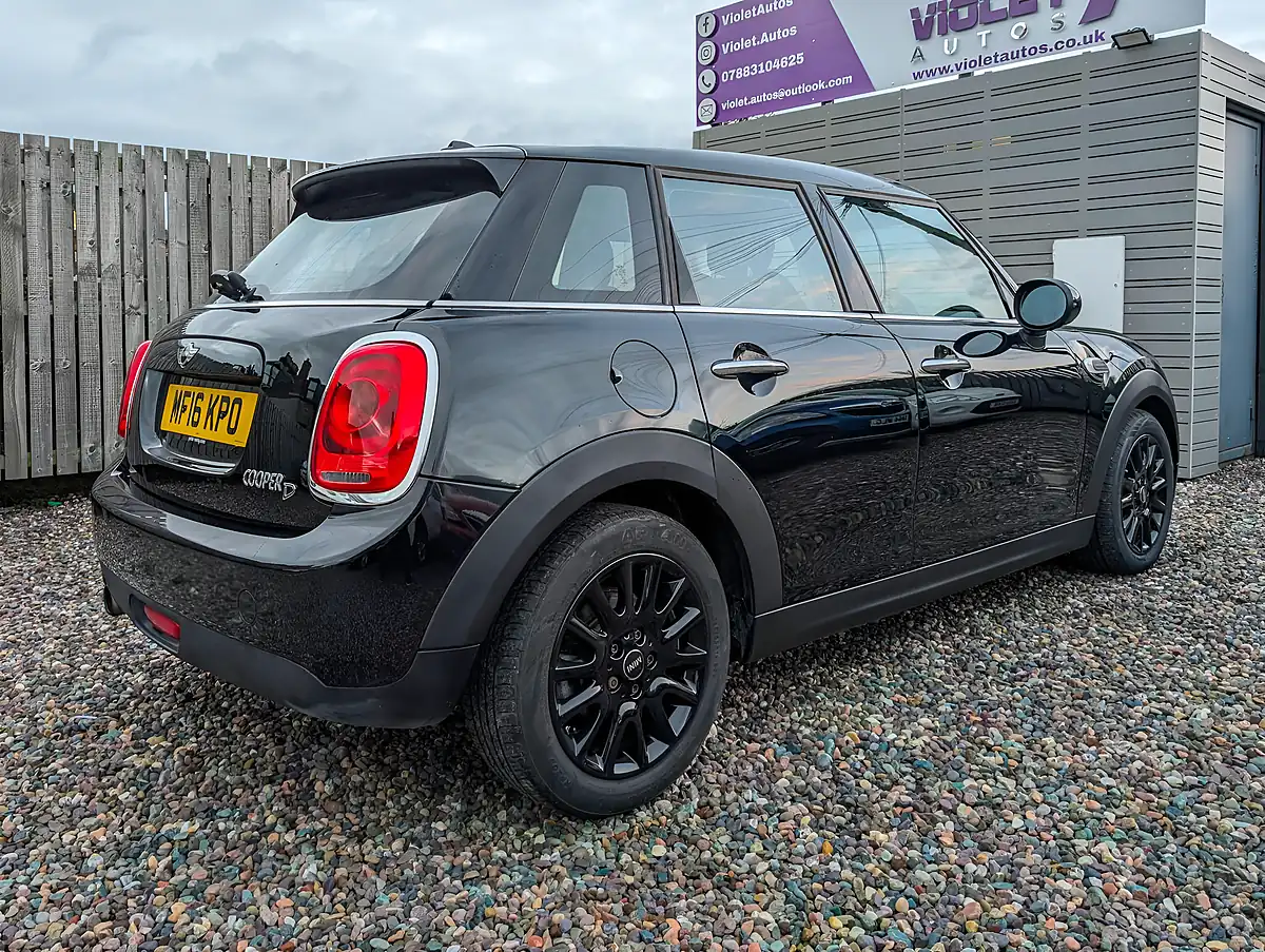Used 2016 MINI Hatch Cooper Black - Interior and Exterior details 16