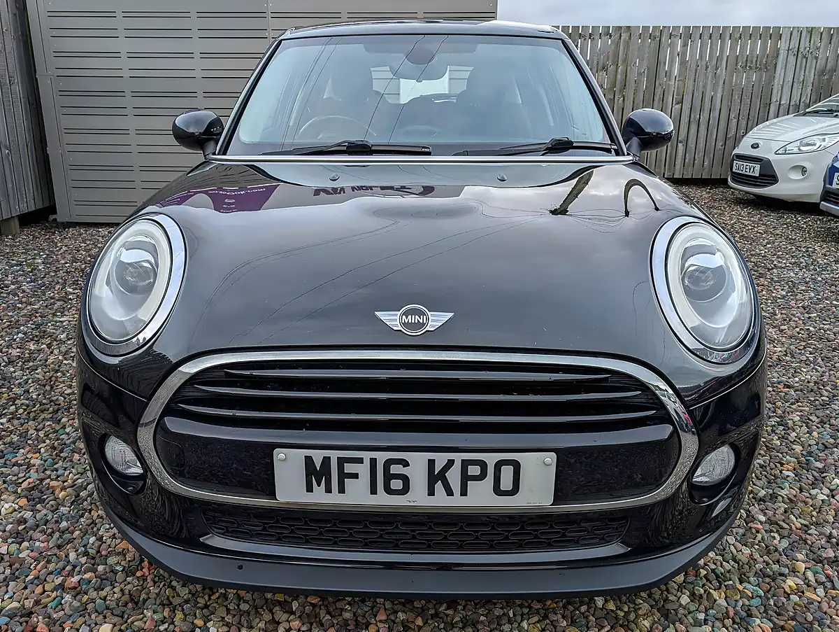 Used 2016 MINI Hatch Cooper Black - Interior and Exterior details 2