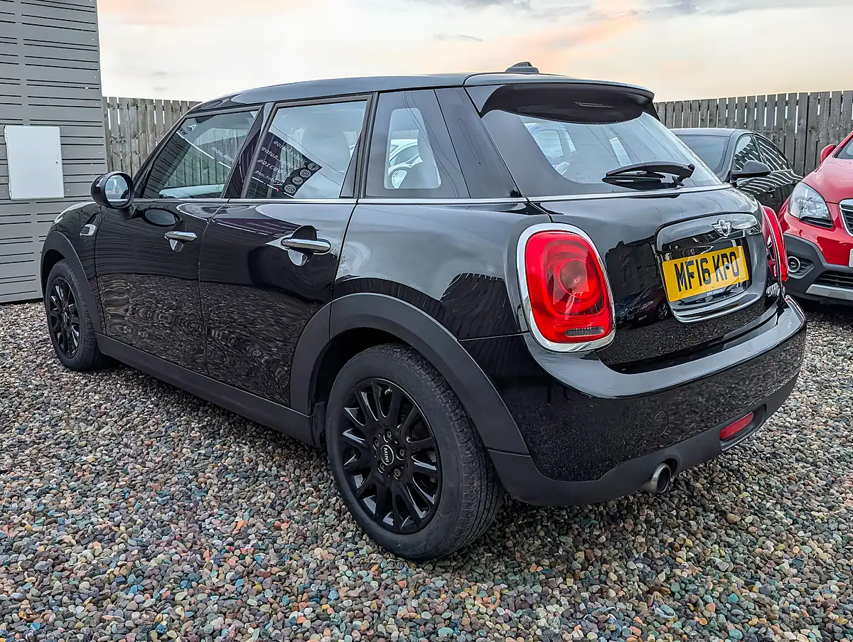 Used 2016 MINI Hatch Cooper Black - Interior and Exterior details 4