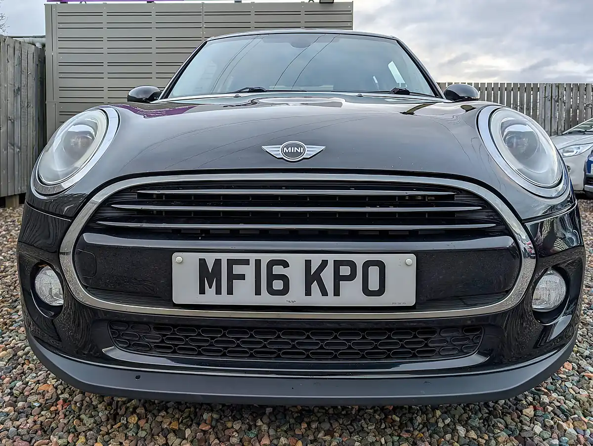 Used 2016 MINI Hatch Cooper Black - Interior and Exterior details 7