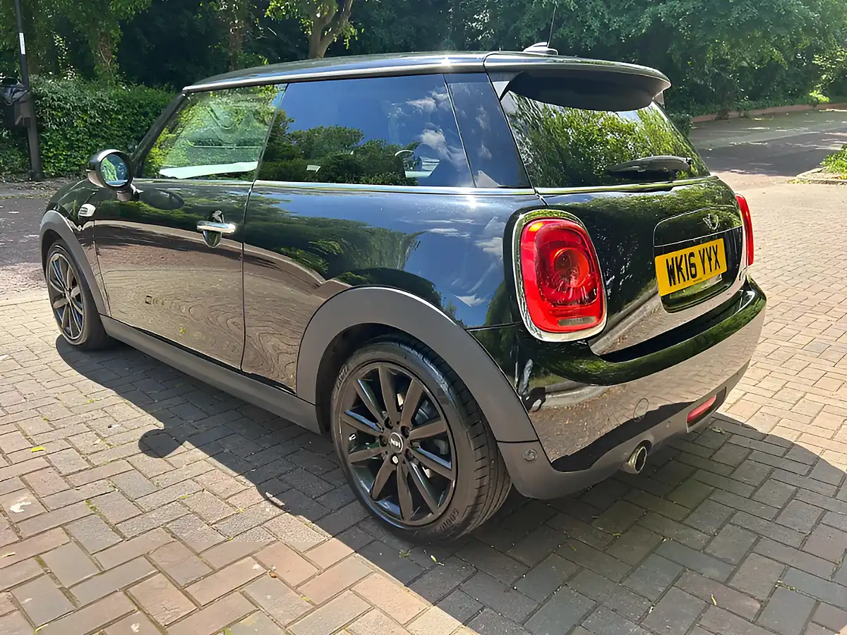 Used 2016 MINI Hatch Cooper Black - Interior and Exterior details 7