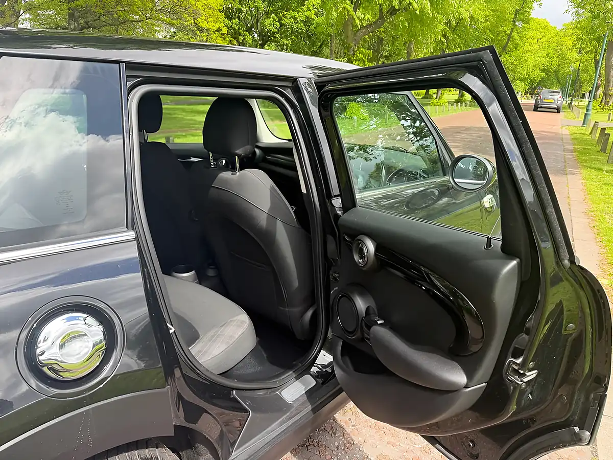 Used 2016 MINI Hatch Cooper Black - Interior and Exterior details 12