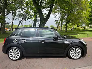 Used 2016 MINI Hatch Cooper Black - Interior and Exterior details 2