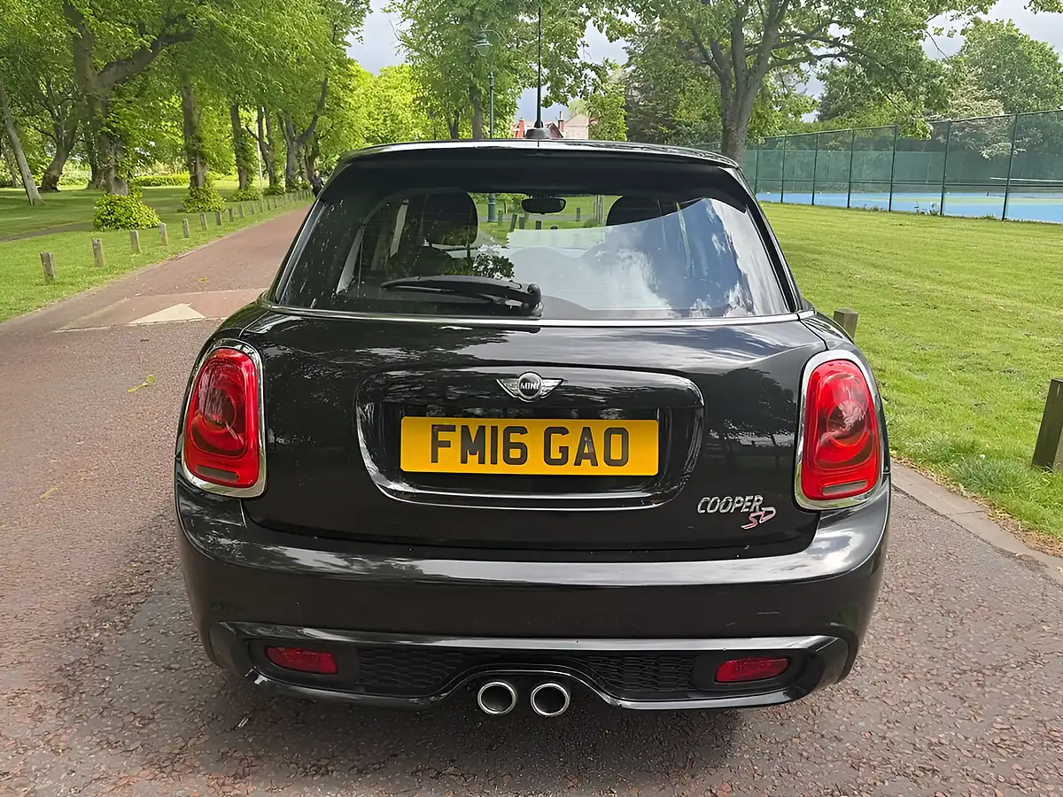 Used 2016 MINI Hatch Cooper Black - Interior and Exterior details 4
