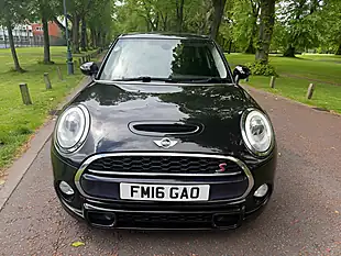 Used 2016 MINI Hatch Cooper Black - Interior and Exterior details 8