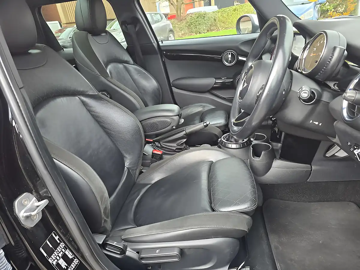 Used 2016 MINI Hatch Cooper Black - Interior and Exterior details 11