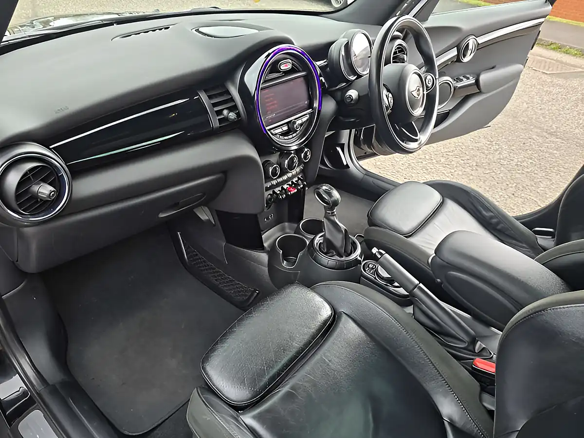 Used 2016 MINI Hatch Cooper Black - Interior and Exterior details 15