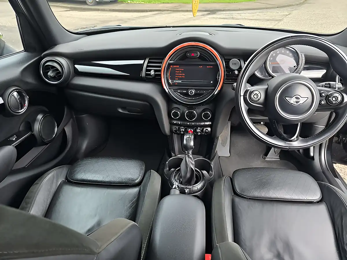 Used 2016 MINI Hatch Cooper Black - Interior and Exterior details 17