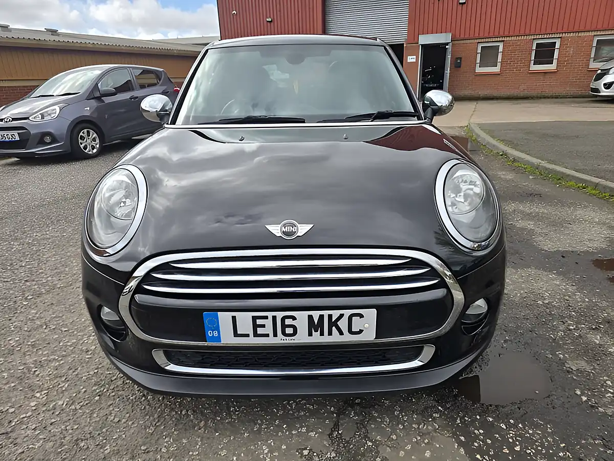 Used 2016 MINI Hatch Cooper Black - Interior and Exterior details 2
