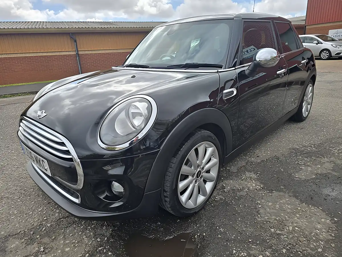 Used 2016 MINI Hatch Cooper Black - Interior and Exterior details 3