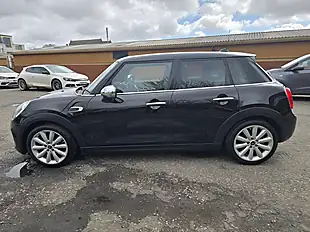 Used 2016 MINI Hatch Cooper Black - Interior and Exterior details 5