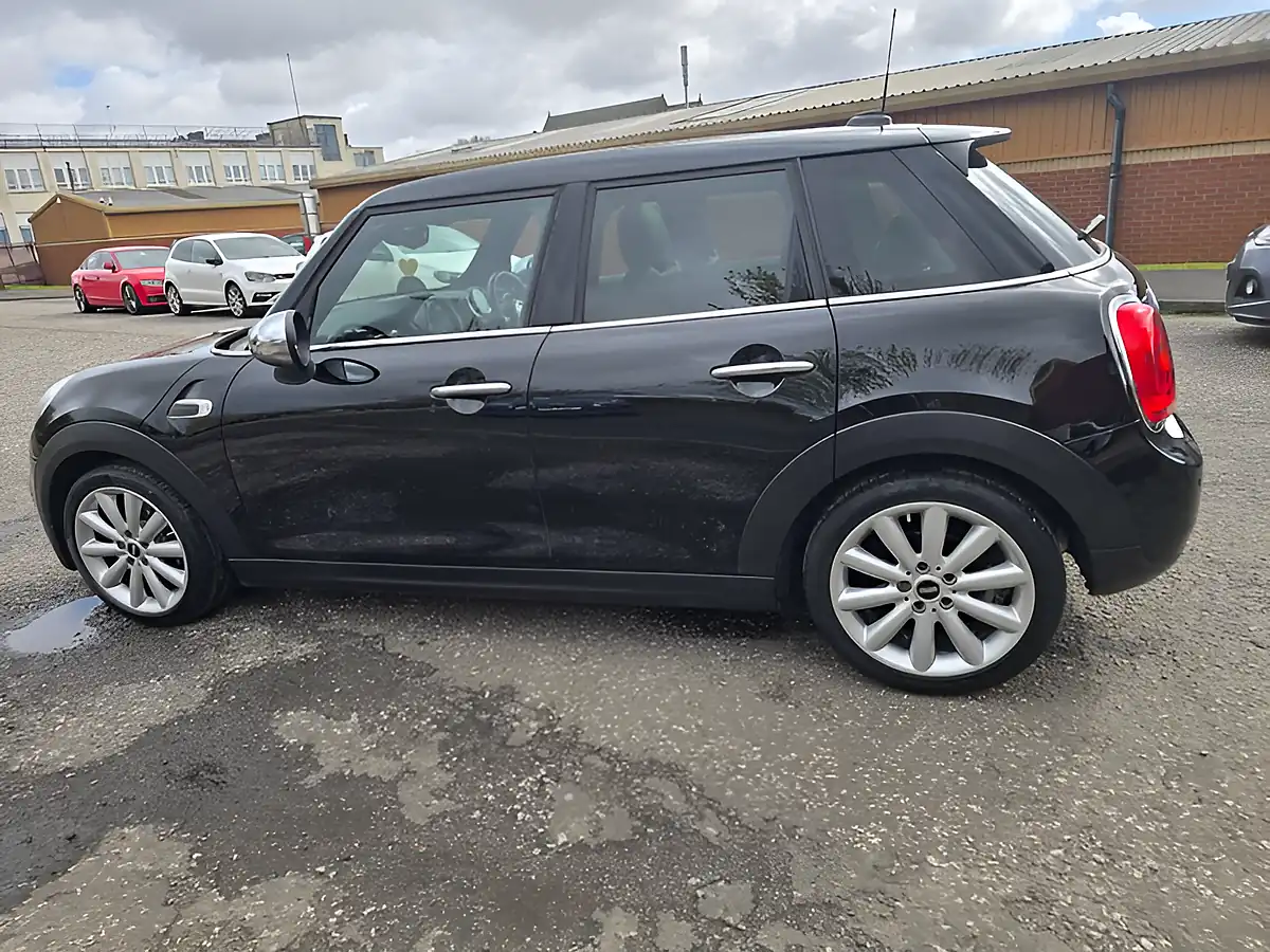 Used 2016 MINI Hatch Cooper Black - Interior and Exterior details 7
