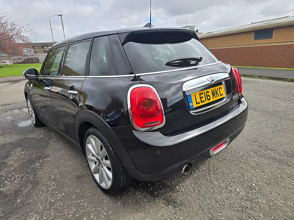 Used 2016 MINI Hatch Cooper Black - Interior and Exterior details 8