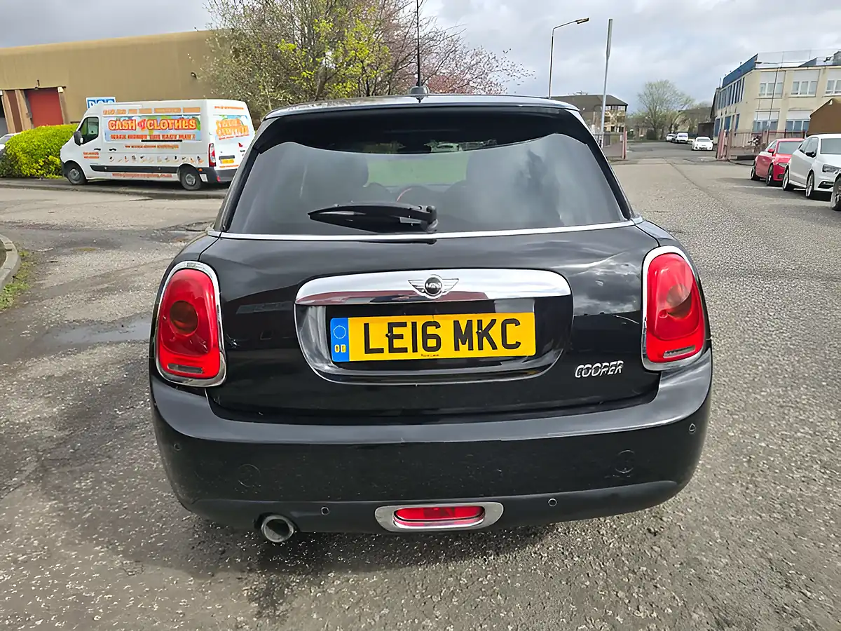 Used 2016 MINI Hatch Cooper Black - Interior and Exterior details 9