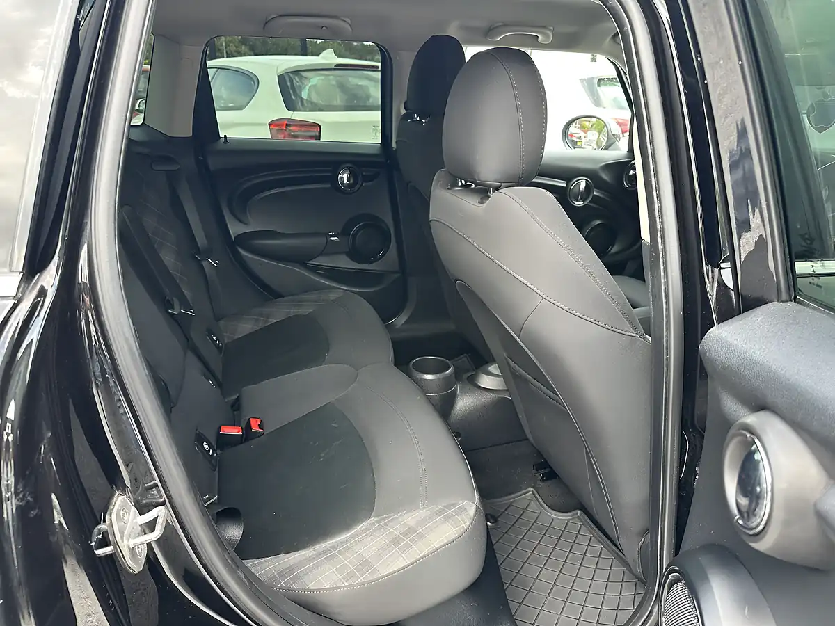 Used 2016 MINI Hatch Cooper Black - Interior and Exterior details 10