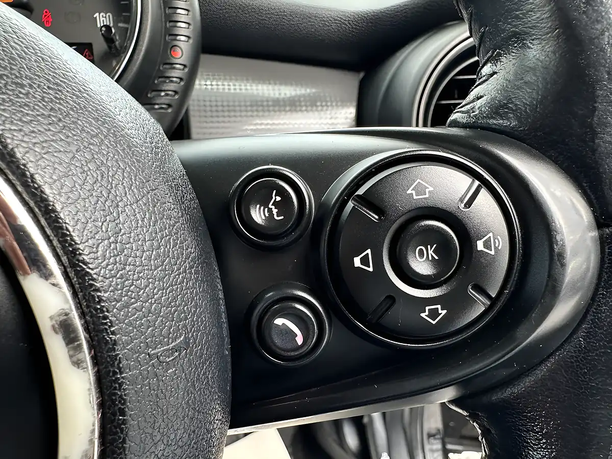 Used 2016 MINI Hatch Cooper Black - Interior and Exterior details 11