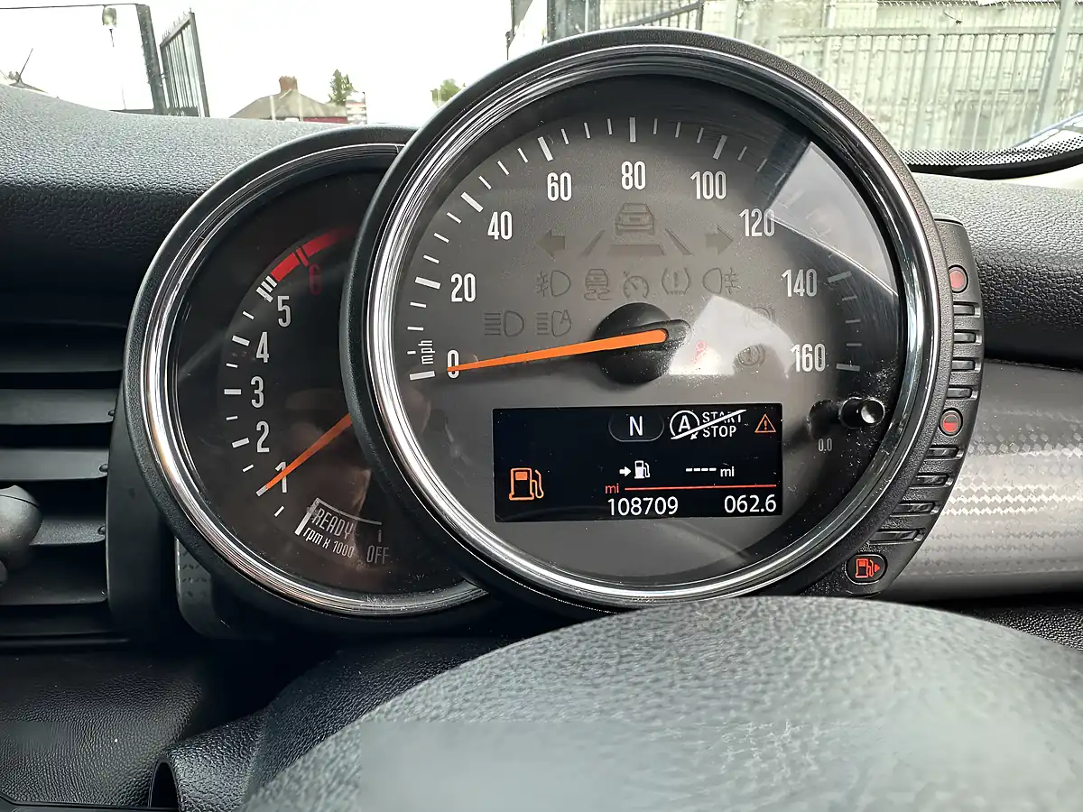 Used 2016 MINI Hatch Cooper Black - Interior and Exterior details 14