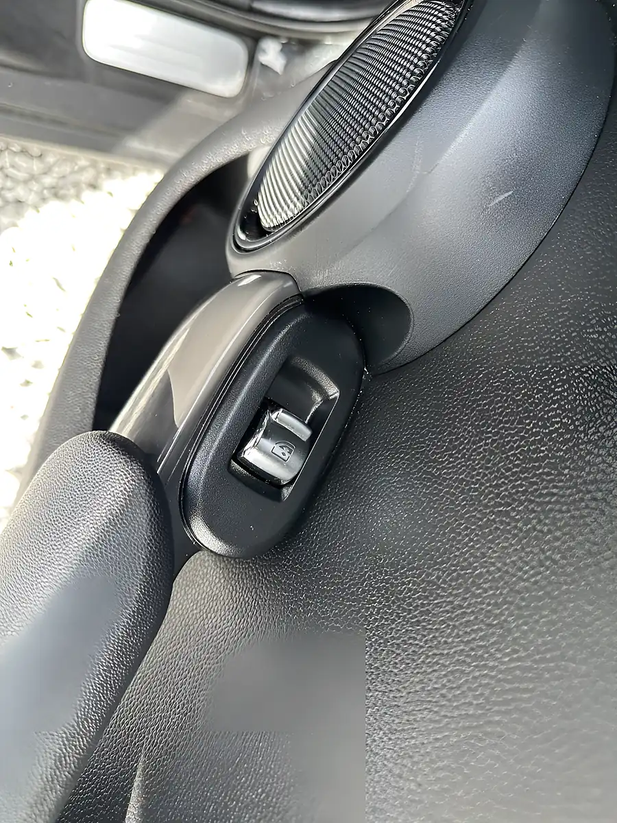 Used 2016 MINI Hatch Cooper Black - Interior and Exterior details 17