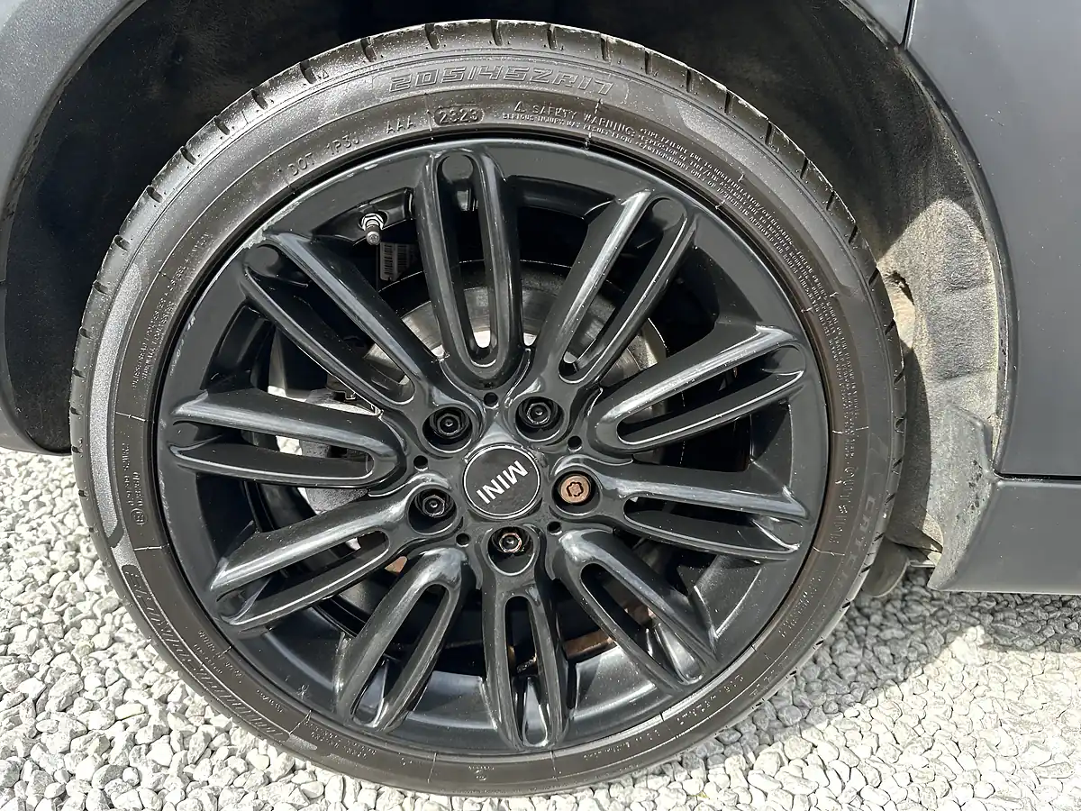 Used 2016 MINI Hatch Cooper Black - Interior and Exterior details 19