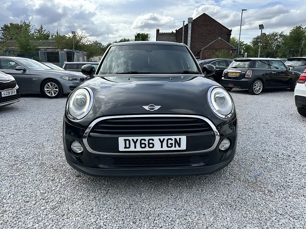 Used 2016 MINI Hatch Cooper Black - Interior and Exterior details 2