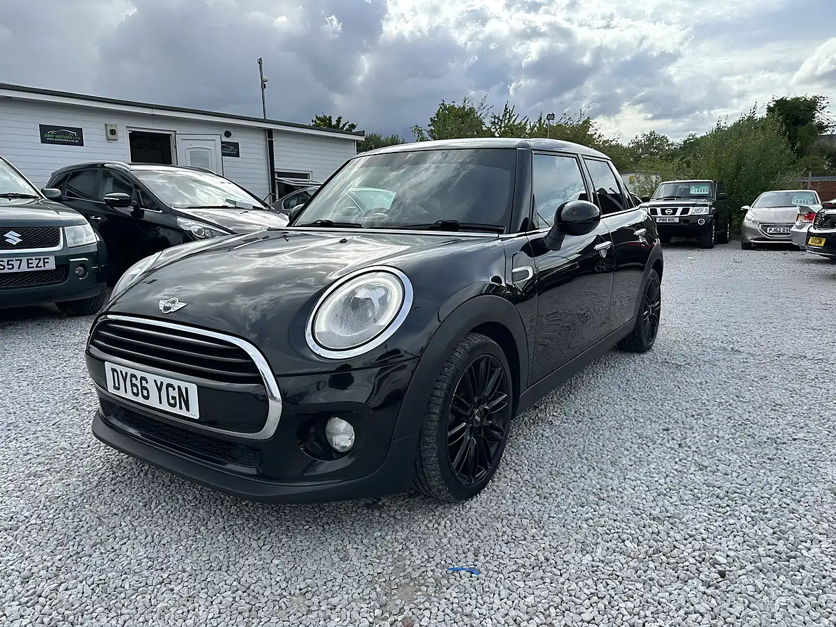 Used 2016 MINI Hatch Cooper Black - Interior and Exterior details 4