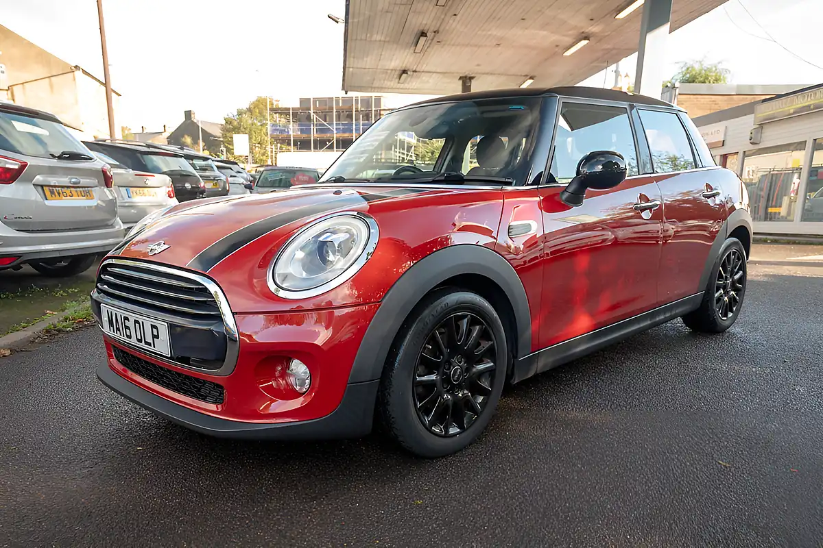 Used 2016 MINI Hatch Cooper Blazing Red Metallic - Interior and Exterior details 3