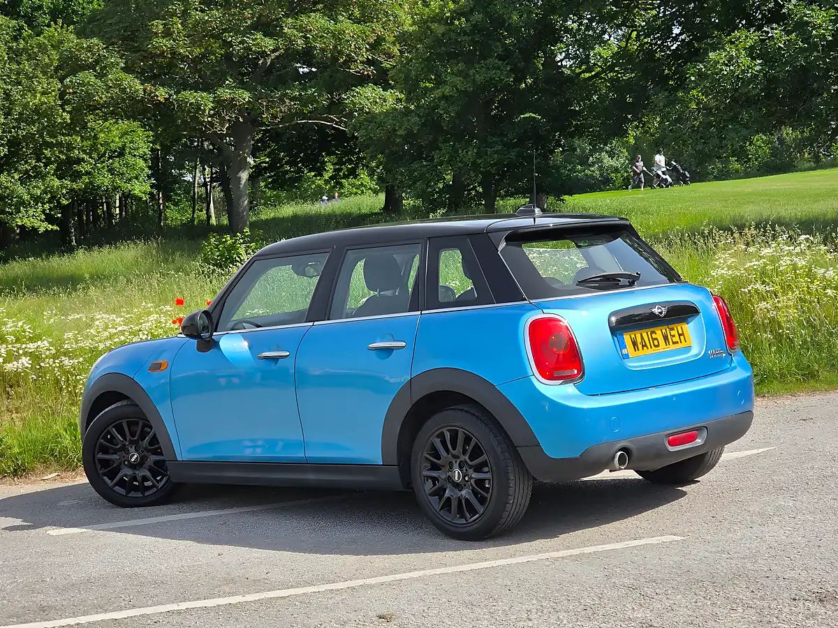 Used 2016 MINI Hatch Cooper Blue - Interior and Exterior details 5