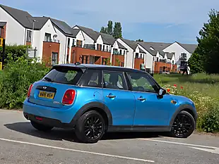 Used 2016 MINI Hatch Cooper Blue - Interior and Exterior details 7