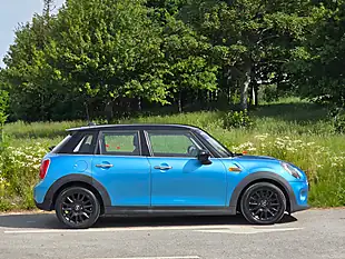 Used 2016 MINI Hatch Cooper Blue - Interior and Exterior details 8