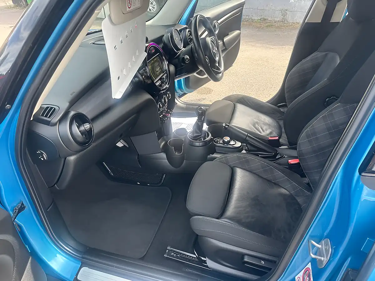 Used 2016 MINI Hatch Cooper Blue - Interior and Exterior details 10