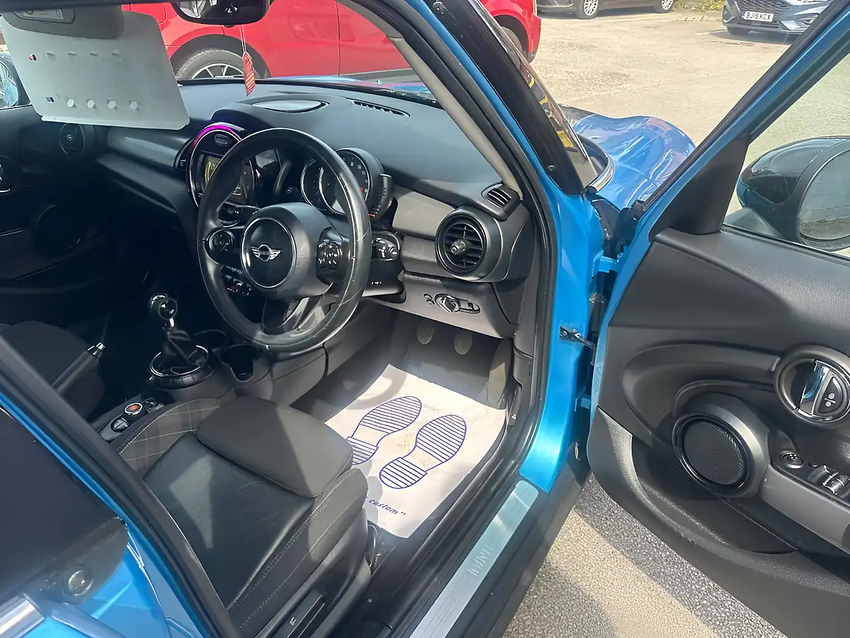 Used 2016 MINI Hatch Cooper Blue - Interior and Exterior details 13