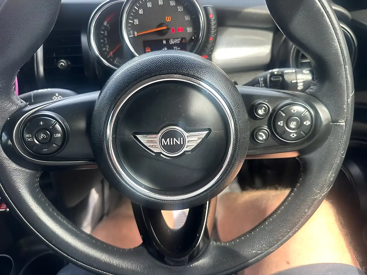 Used 2016 MINI Hatch Cooper Blue - Interior and Exterior details 15