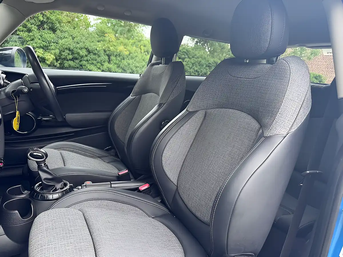 Used 2016 MINI Hatch Cooper Blue - Interior and Exterior details 13