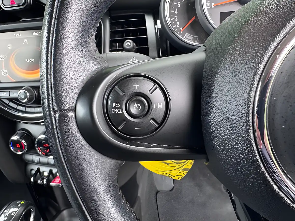 Used 2016 MINI Hatch Cooper Blue - Interior and Exterior details 15