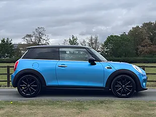 Used 2016 MINI Hatch Cooper Blue - Interior and Exterior details 3