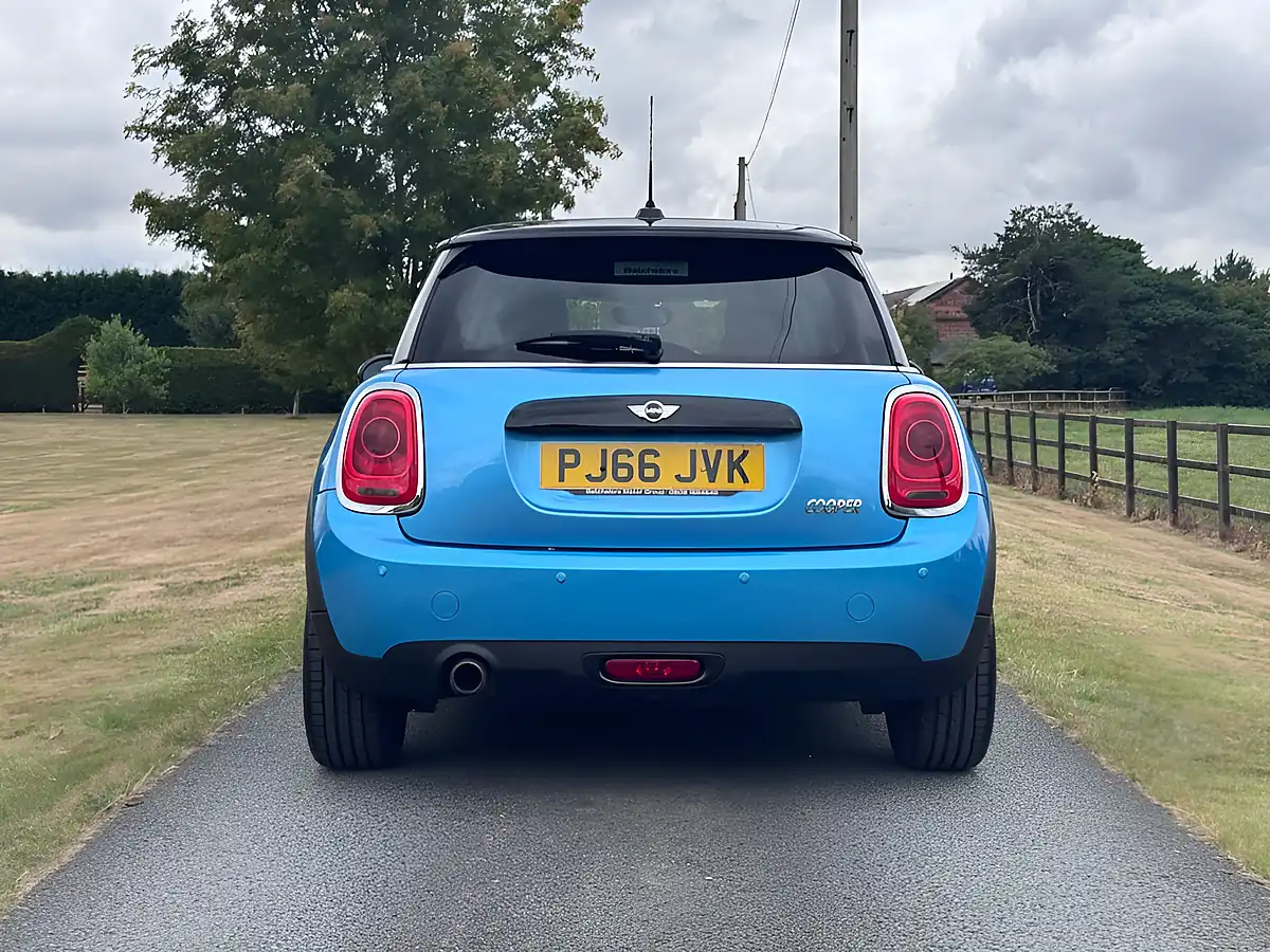 Used 2016 MINI Hatch Cooper Blue - Interior and Exterior details 5