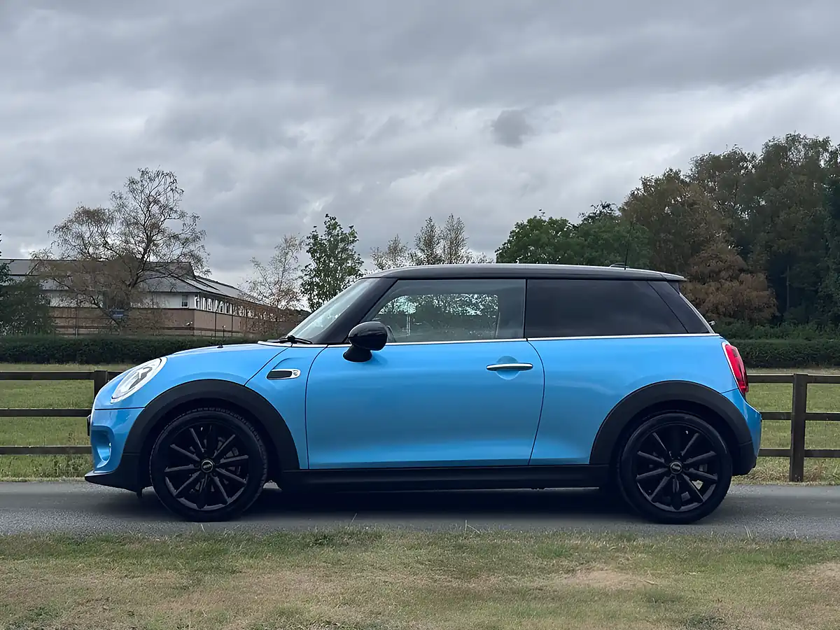 Used 2016 MINI Hatch Cooper Blue - Interior and Exterior details 7