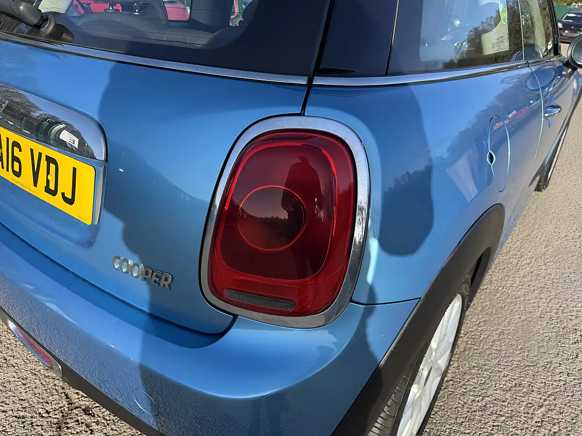 Used 2016 MINI Hatch Cooper Blue - Interior and Exterior details 13