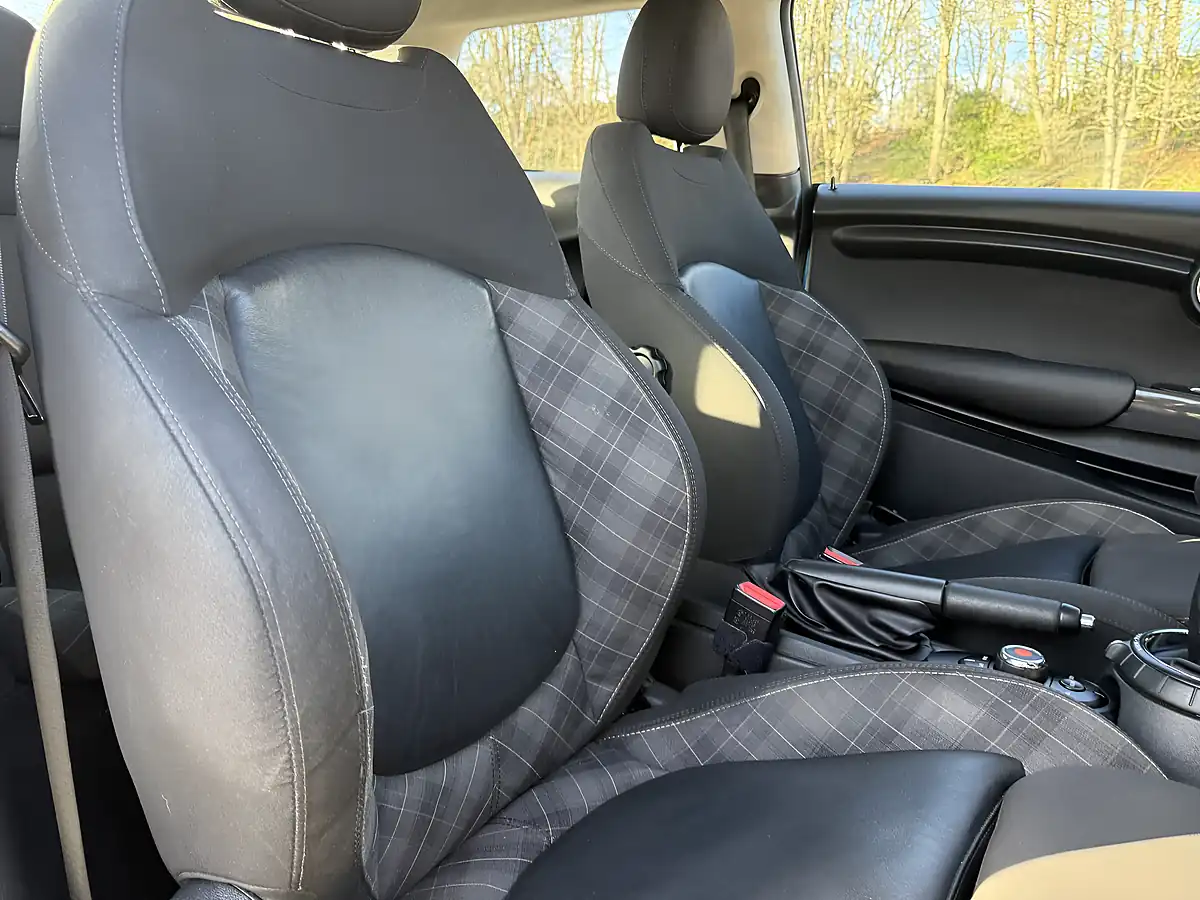 Used 2016 MINI Hatch Cooper Blue - Interior and Exterior details 17