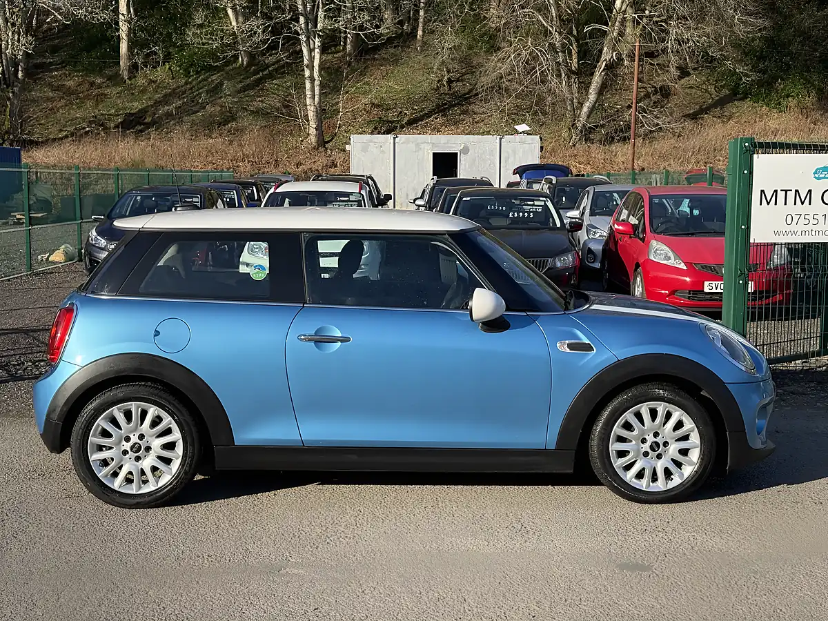Used 2016 MINI Hatch Cooper Blue - Interior and Exterior details 5