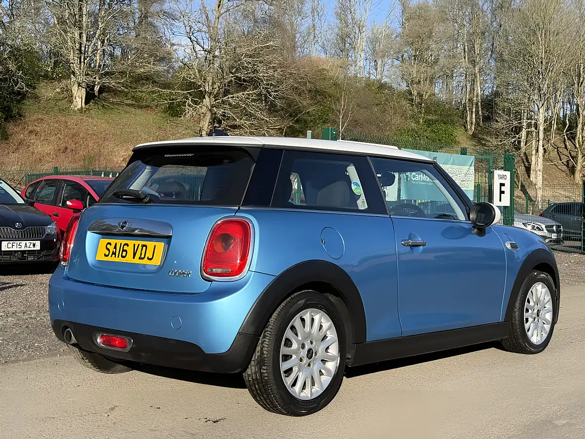 Used 2016 MINI Hatch Cooper Blue - Interior and Exterior details 6