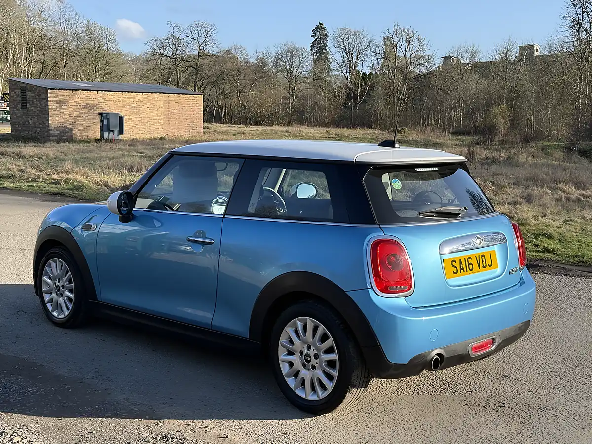 Used 2016 MINI Hatch Cooper Blue - Interior and Exterior details 8