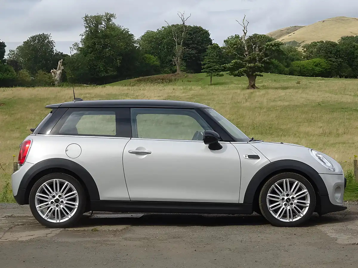 Used 2016 MINI Hatch Cooper D Silver - Interior and Exterior details 11