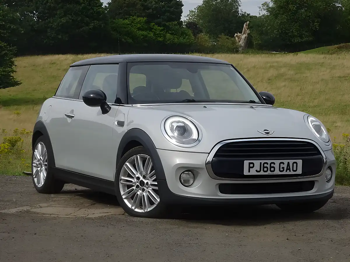 Used 2016 MINI Hatch Cooper D Silver - Interior and Exterior details 5