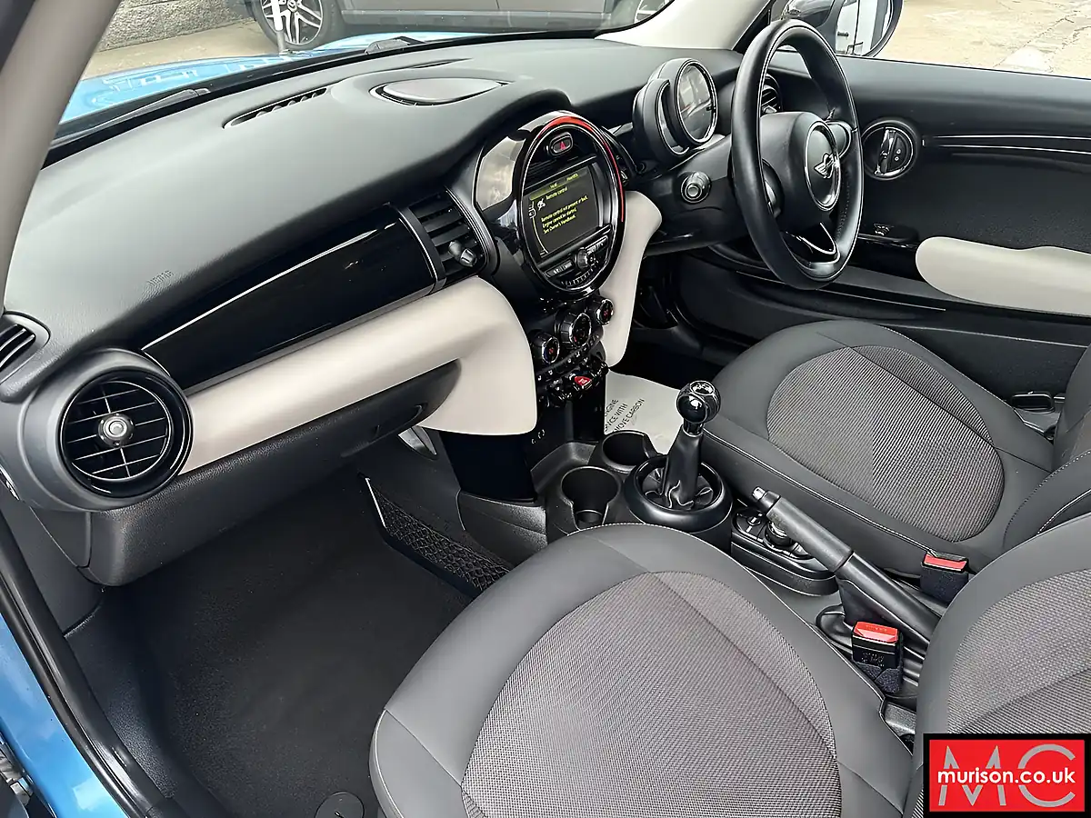 Used 2016 MINI Hatch Cooper Electric Blue - Interior and Exterior details 18