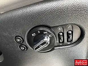 Used 2016 MINI Hatch Cooper Electric Blue - Interior and Exterior details 20