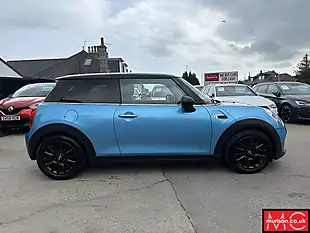 Used 2016 MINI Hatch Cooper Electric Blue - Interior and Exterior details 3