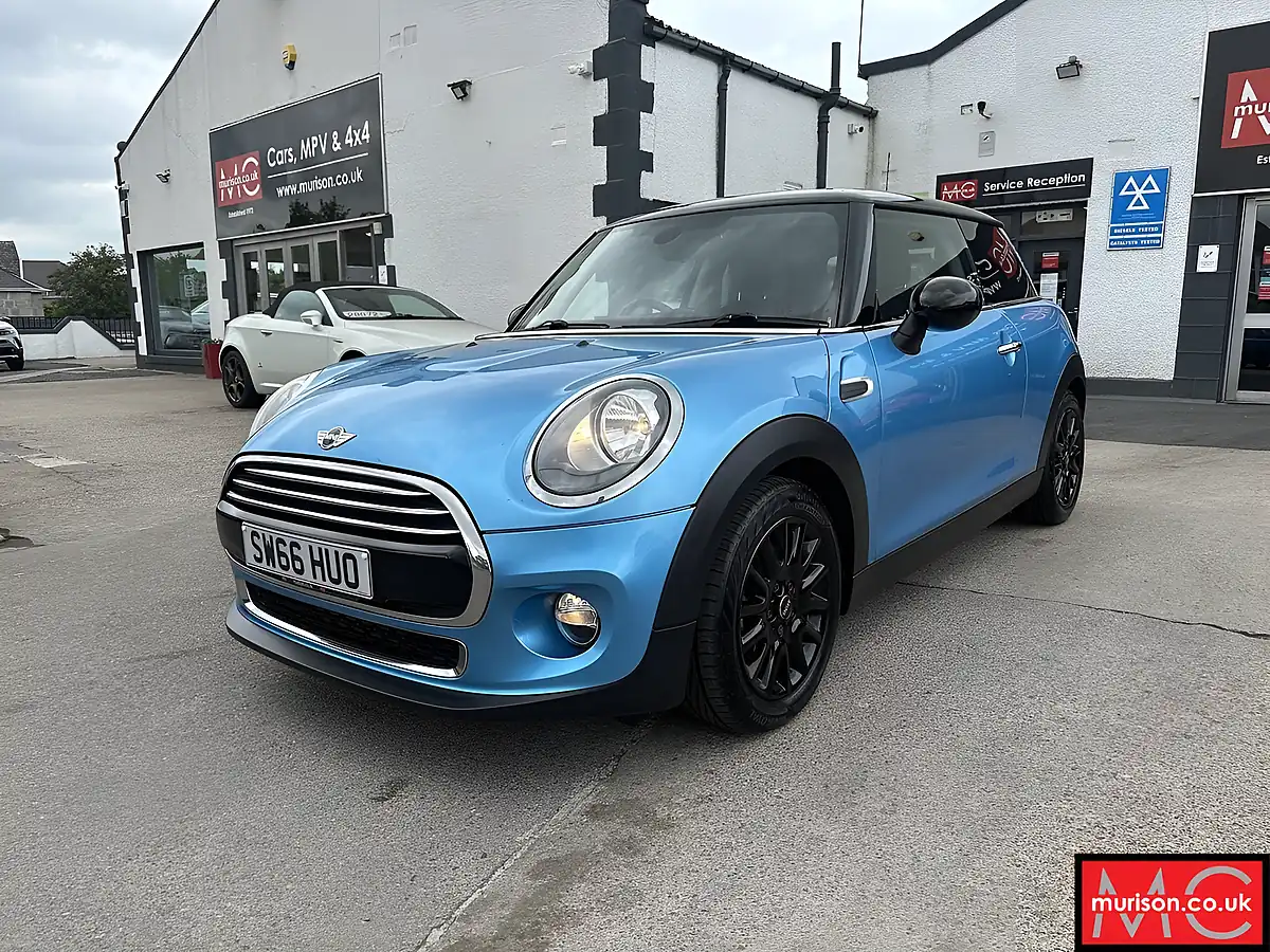 Used 2016 MINI Hatch Cooper Electric Blue - Interior and Exterior details 7