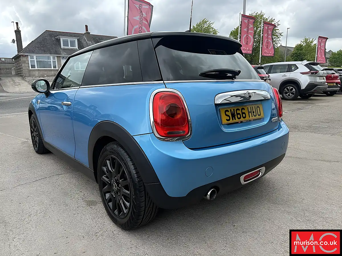 Used 2016 MINI Hatch Cooper Electric Blue - Interior and Exterior details 9